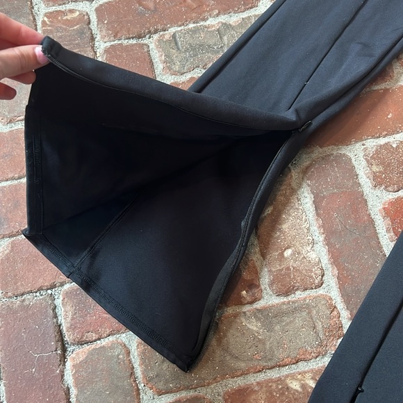 Alo Yoga Zip-It Flare Leggings - Picture 4 of 5